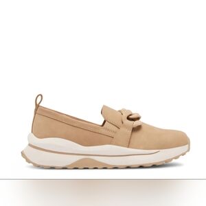 NWOB Blondo Melody Waterproof Tan &White Slip-On Sneakers with Chunky Sole Sz 11